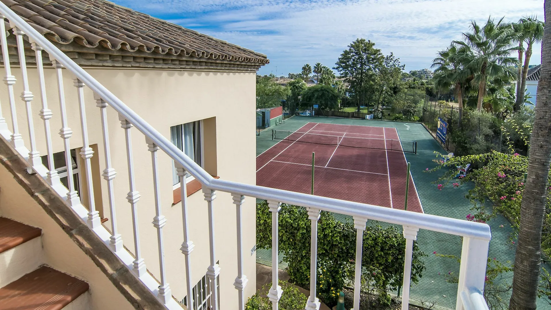 Apartment Las Brisas Pueblo - Roomsevice Marbella España