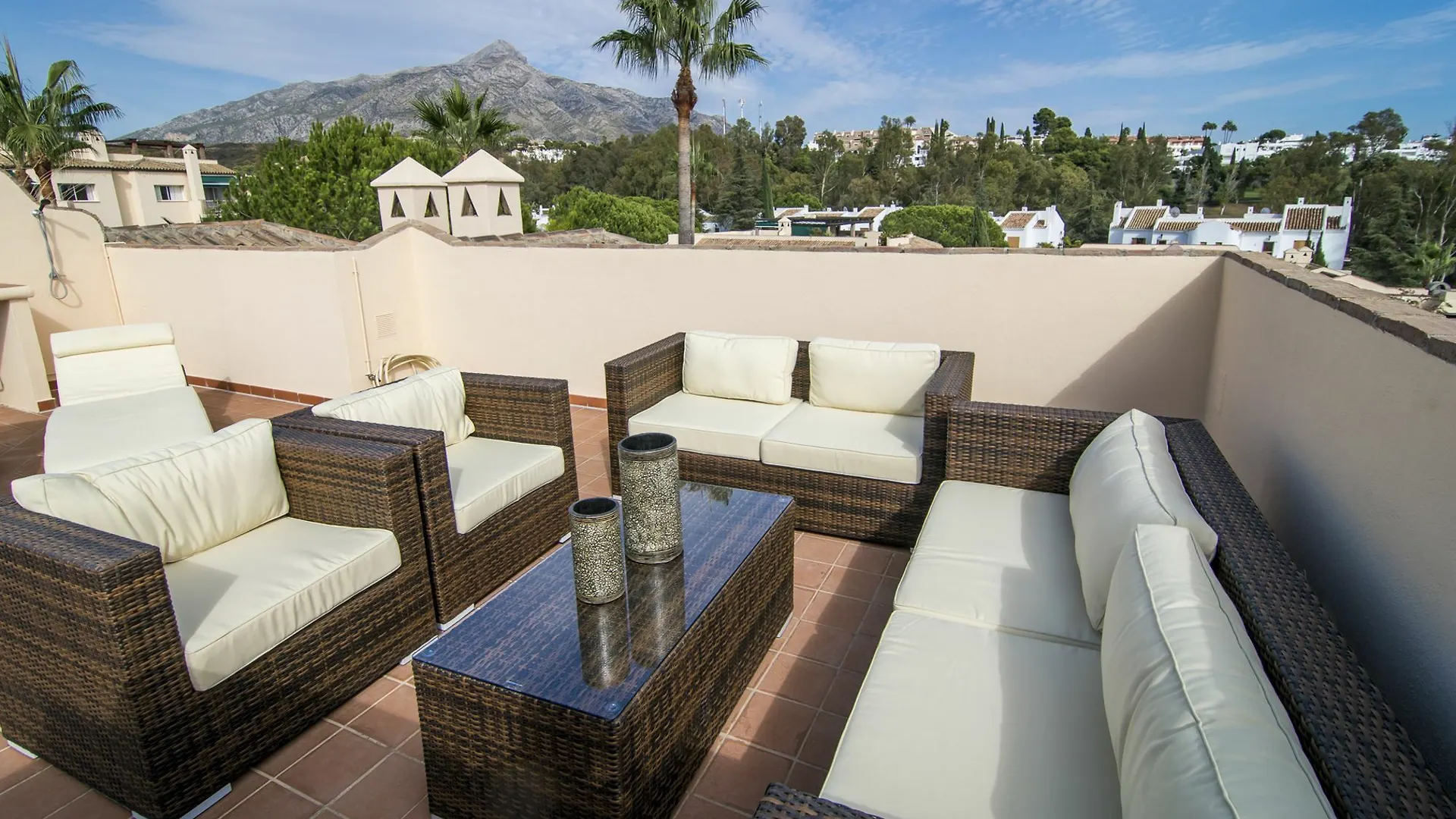 Apartment Las Brisas Pueblo - Roomsevice Marbella