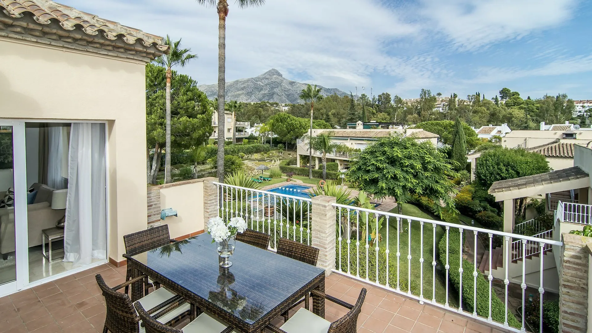 Apartment Las Brisas Pueblo - Roomsevice Marbella