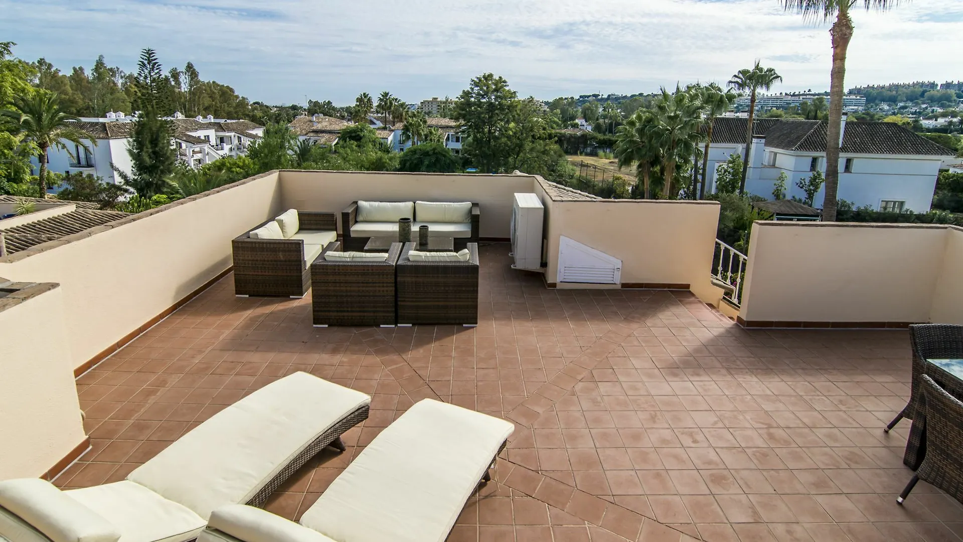 Apartment Las Brisas Pueblo - Roomsevice Marbella