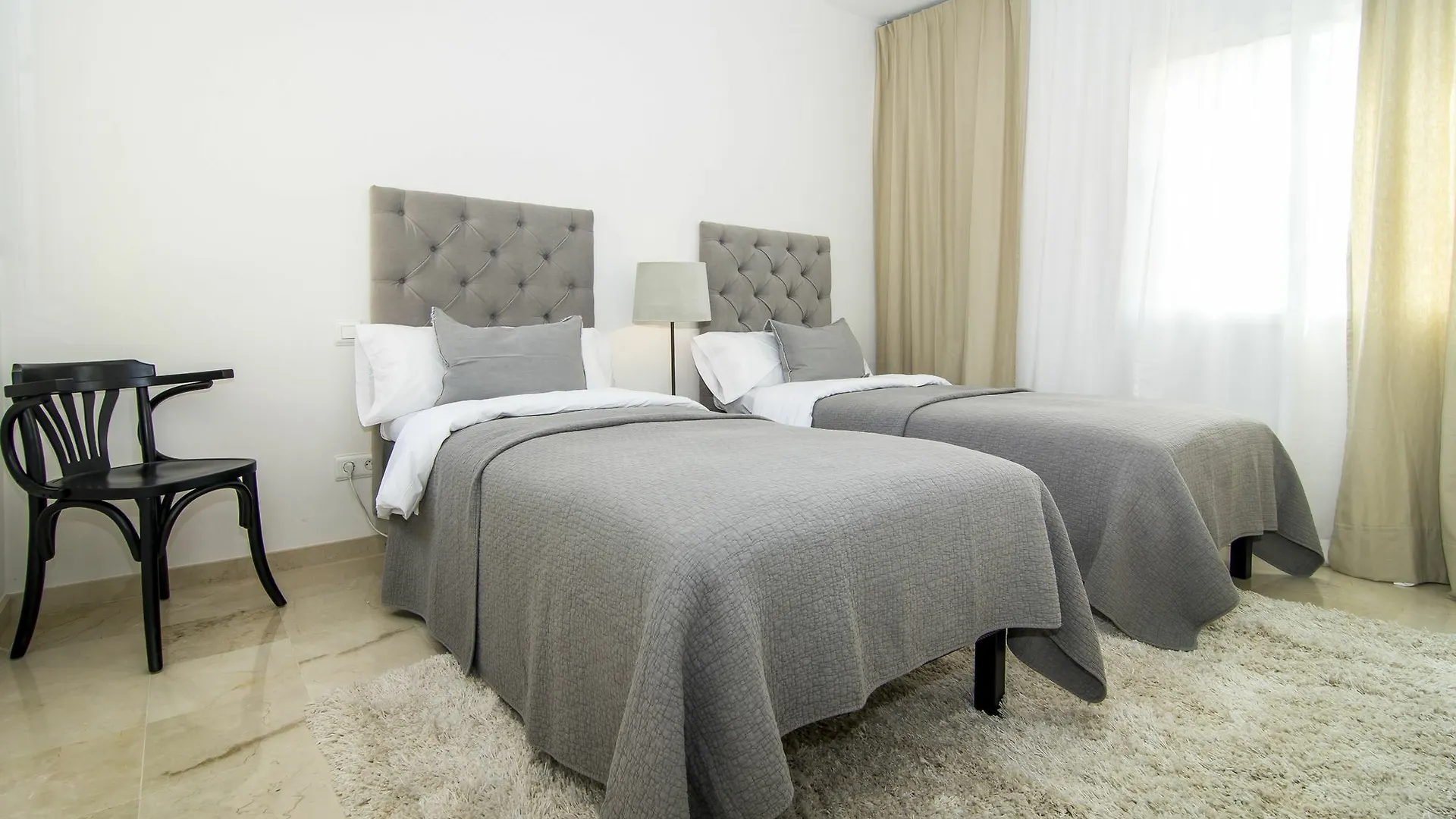 Apartment Las Brisas Pueblo - Roomsevice Marbella