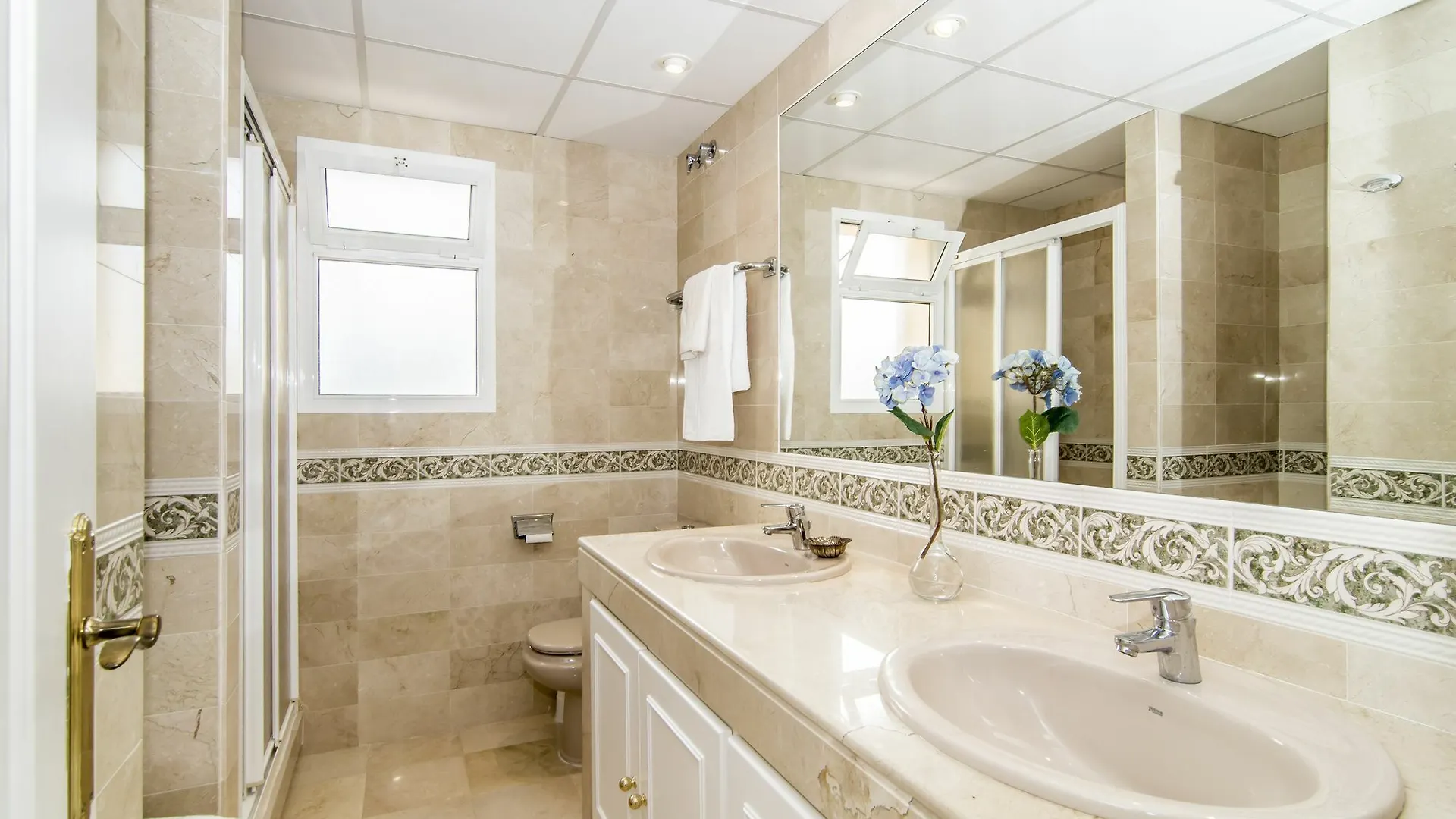 Apartment Las Brisas Pueblo - Roomsevice Marbella Spain